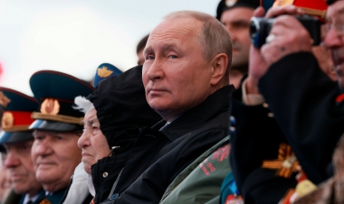 “Rusiya dünyanın bir kənarında çürüyəcək”