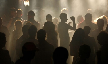 Qadınlara diskotekalarda sirli iynələr vurulur -