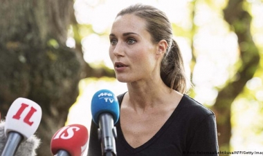 Baş nazir rəqs etdiyinə görə tənqid edildi: “Narkotik testindən keçirilsin” -