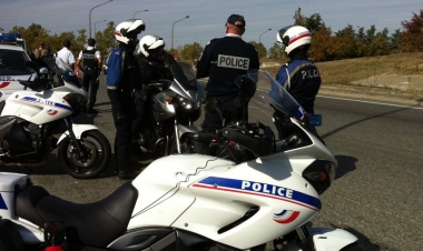 Fransa bu imamı axtarır