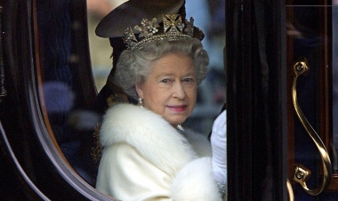 Böyük Britaniya Kraliçası II Elizabet vəfat edib