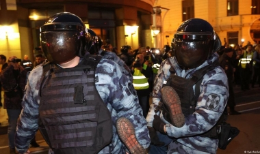 Rusiyada səfərbərliyə qarşı çıxan gənci zorladılar