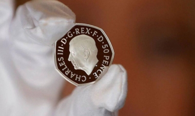 Yeni Kralın təsviri ilə sikkələr təqdim olundu