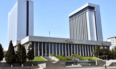 Cəmiyyət qonşu ölkələrə azarkeşlik edən qruplara bölünüb -