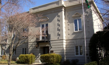 Vaşinqtondakı Azərbaycan səfirliyinin avtomobili atəşə tutulub