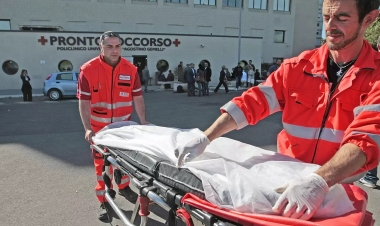 İtaliyada həkimlər təcili yardım xidmətindən qaçırlar –