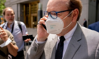 Məşhur aktyor seksual təcavüz ittihamından “sıyrıldı”