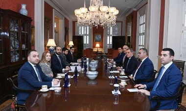 XİN başçılarının görüşü başladı