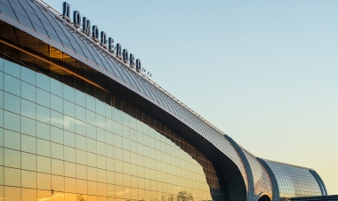 Hava limanında soyğun: təyyarədən enən qırğızların 4 milyon dollarını apardılar