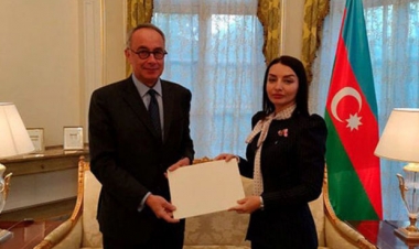 Azərbaycan səfiri etimadnaməsini Fransa XİN-ə təqdim edib