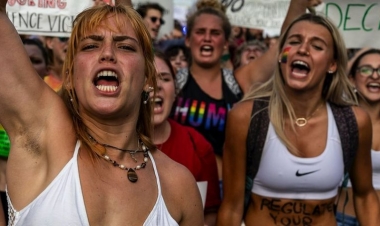 Kədərli, qəzəbli, stresli qadınlar...