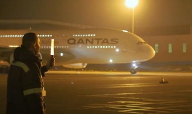 Sinqapur-London reysi üzrə Bakıya daha bir "Airbus 380" təyyarəsi gəlib -