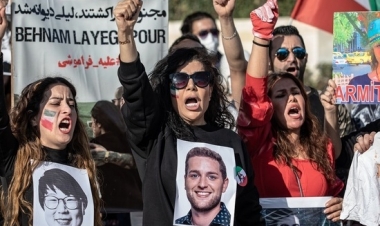 Baş örtüyünü atan qadına 10 il cəza