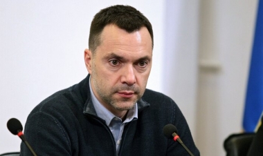 Arestoviç istefa verib