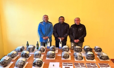 Sərhədçilər, silaha!