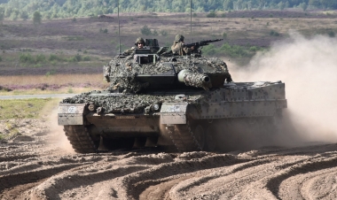 Alman leopardı rus ayısına qarşı -