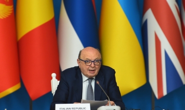 İtaliyalı nazir: “Azərbaycandan qaz idxalının artırılmasında maraqlıyıq”