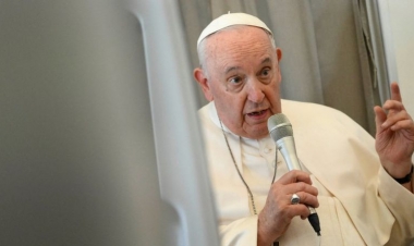 Roma Papası: “Eynicinsli nikahlara icazə verə bilmərik, lakin”