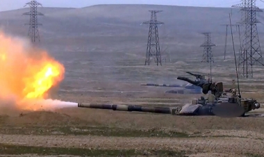 Azərbaycan tankları şərti düşməni məhv edib -