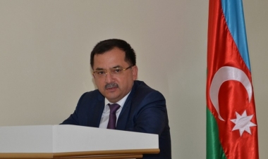 Yüksək vəzifəli məmurdan Azərbaycan bayrağına həqarət –